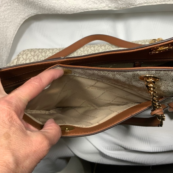 Michael Kors Jet Set Travel Large Chain Shoulder Tote Bag - Picture 2 of 14